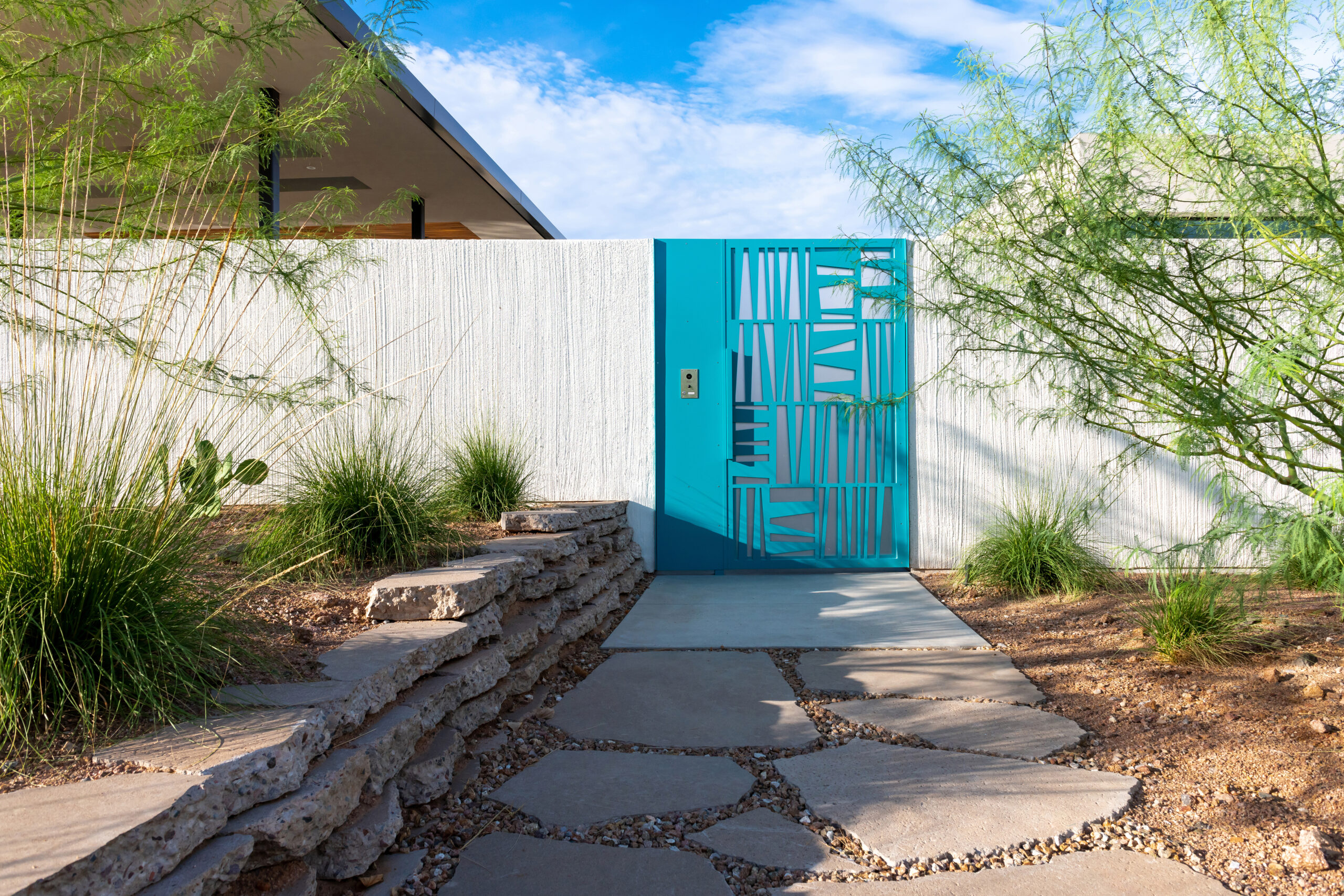 a turquoise door is used to symbolize the artistic culture of arizona.