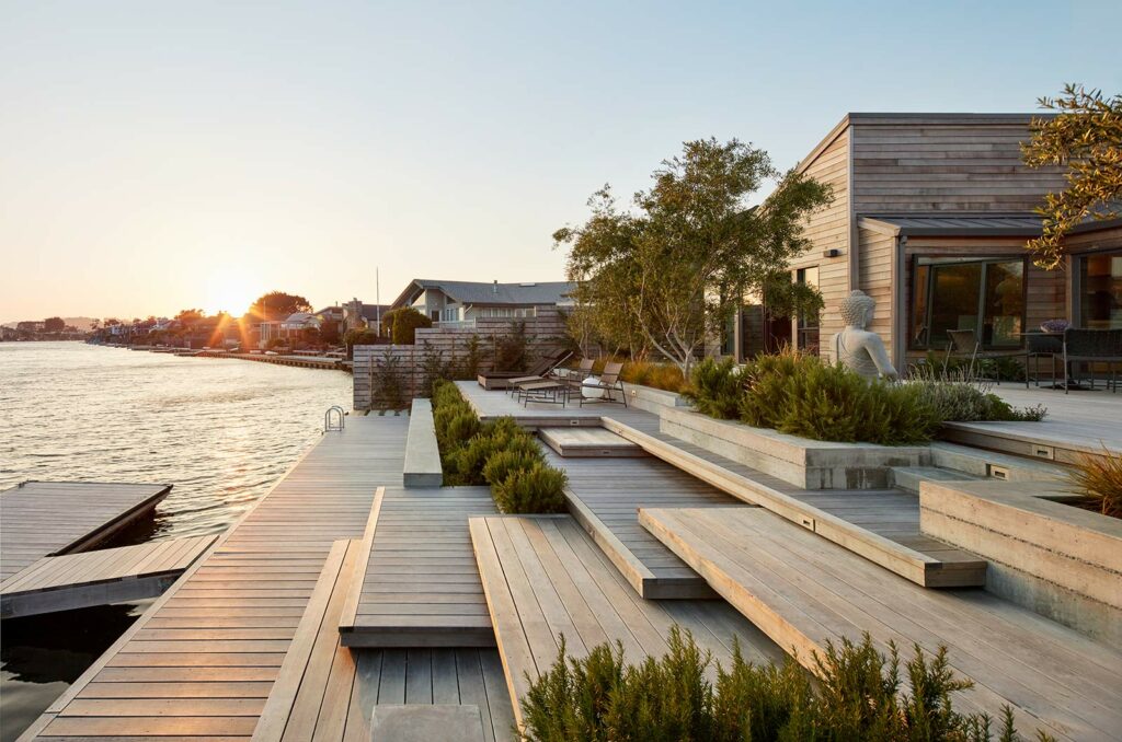 Light Space Architecture Studio of Outdoor Wood Deck to Waterfront