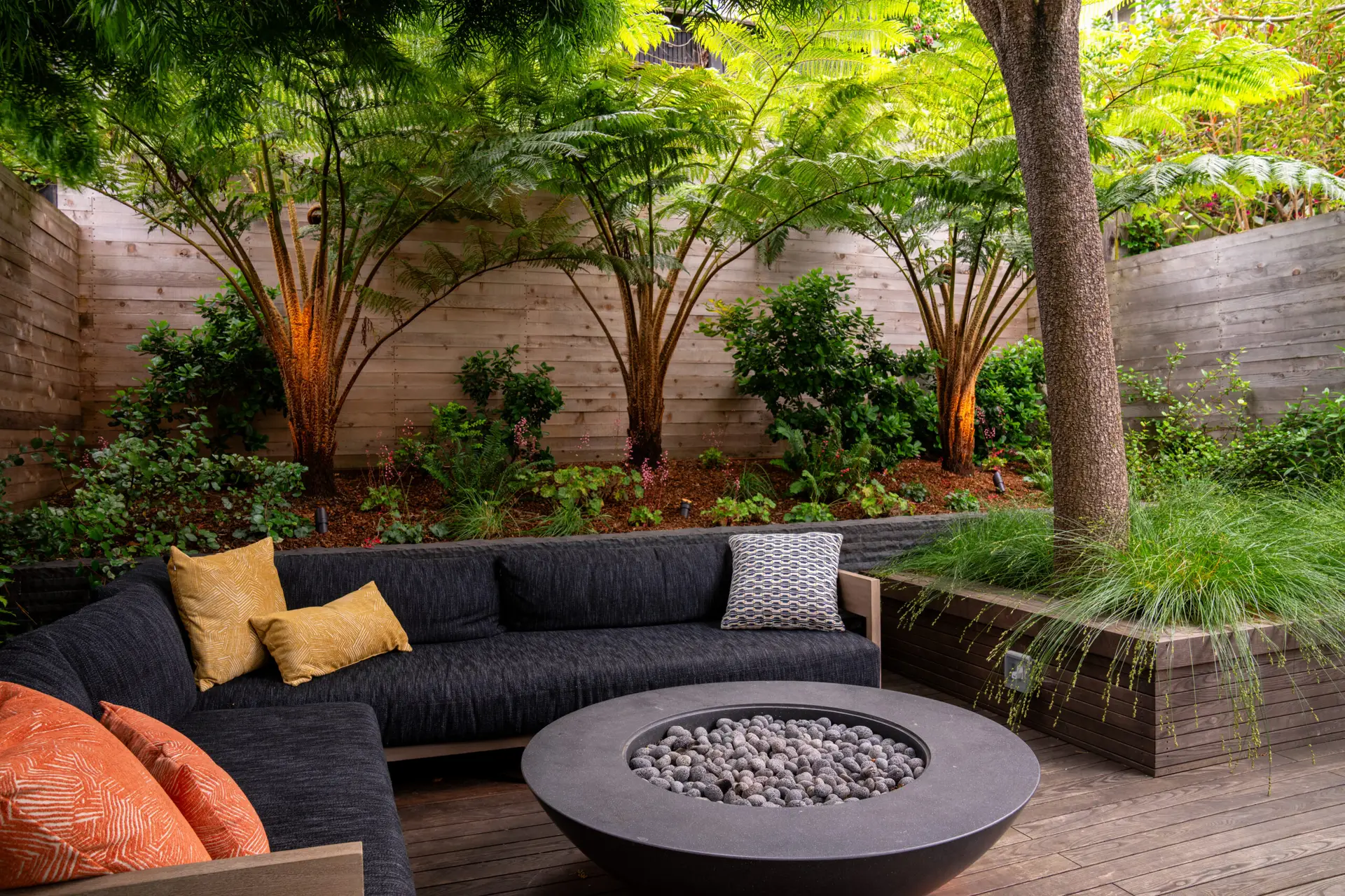 Seed Studio creates outdoor living space