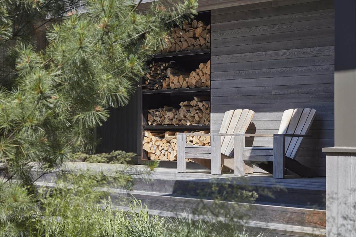 Akb Architects Embeds Geometric Cabin on Rocky Terrain Overlooking Lake Muskoka