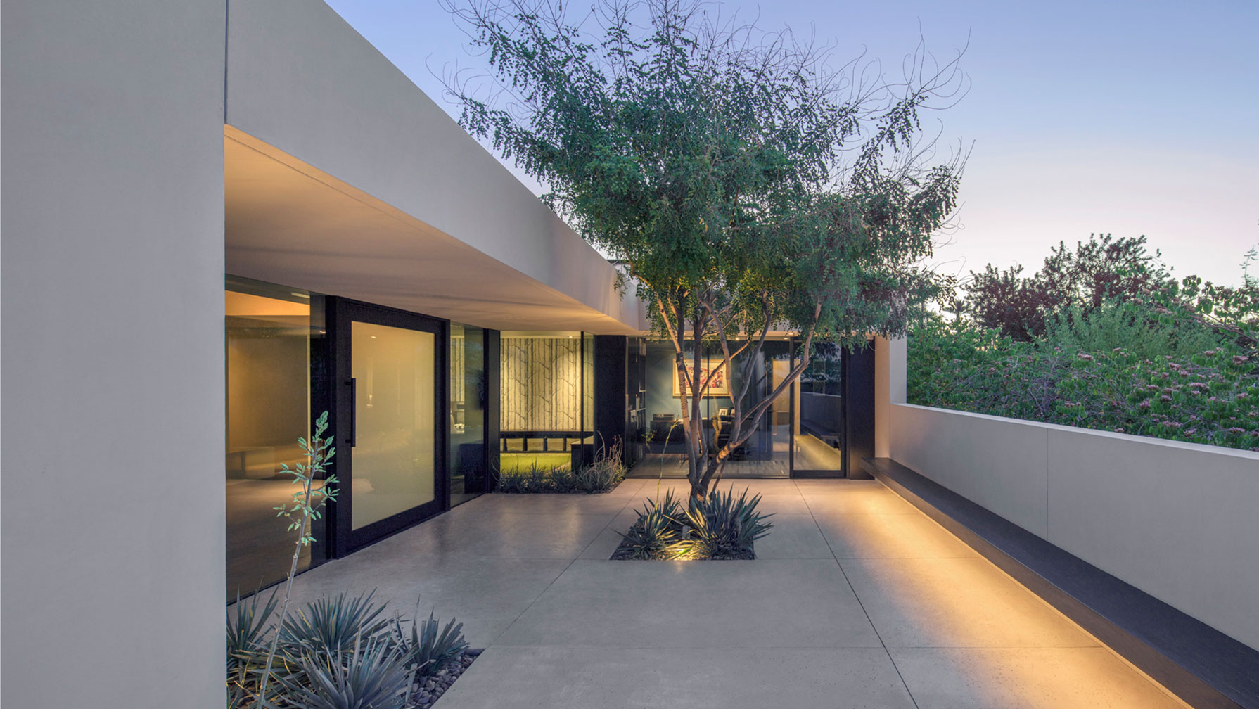 Colwell Shelor Landscape Architects Create Thriving Gardens in an Arid Region